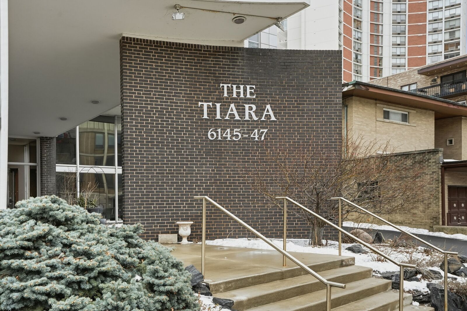 Property Photo: 6147 N Sheridan Road 18B IL 60660
