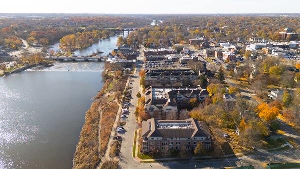 Property Photo:  10 Ford Street 103  IL 60134 