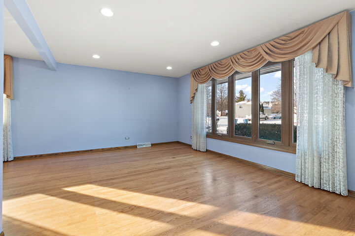 Property Photo: 9745 S 81st Avenue IL 60465