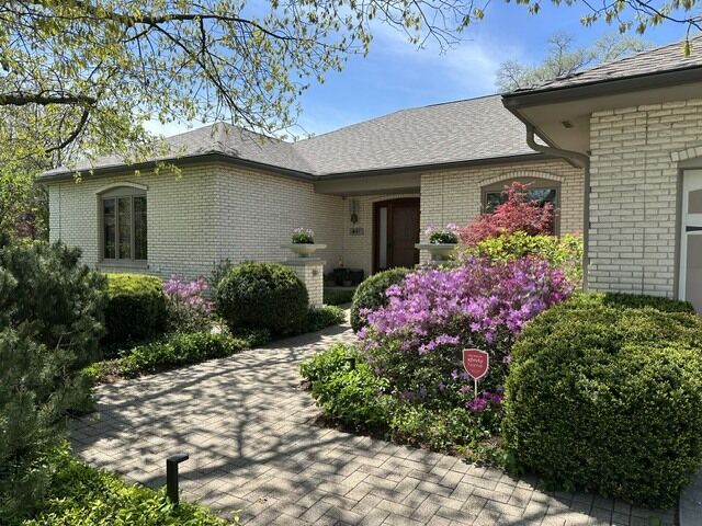 Property Photo:  447 Stratford Lane  IL 60527 