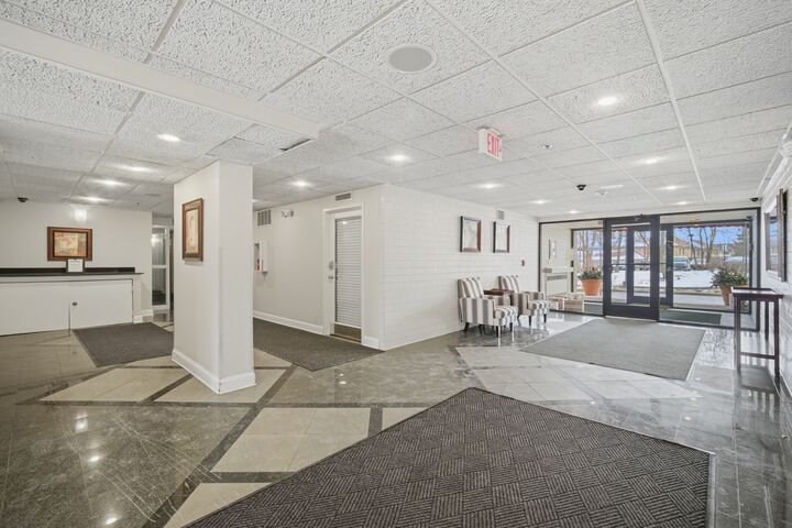 Property Photo:  1800 Huntington Boulevard 208  IL 60169 