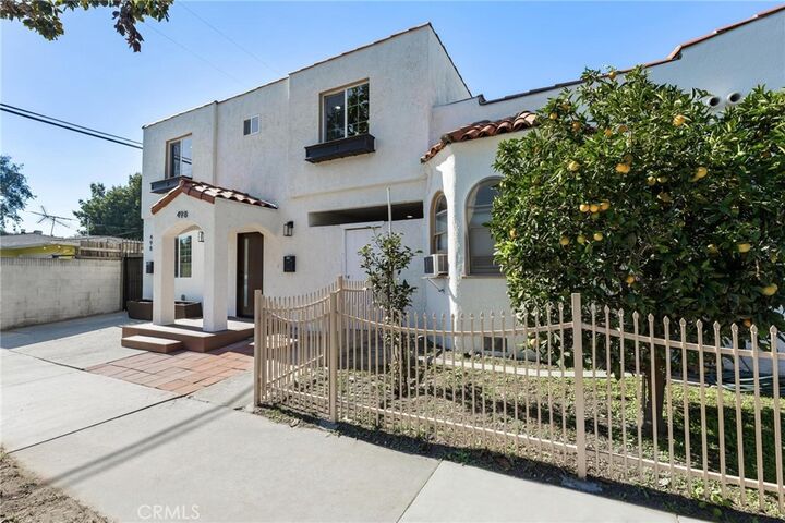 Property Photo:  498 E 52nd E  CA 90805 