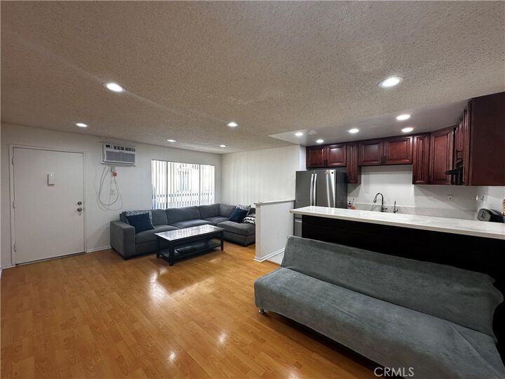 Property Photo: 801 E Chestnut Street 2 CA 91205