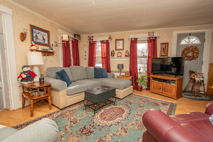 Property Photo:  21 Pleasant Street  ME 04463 