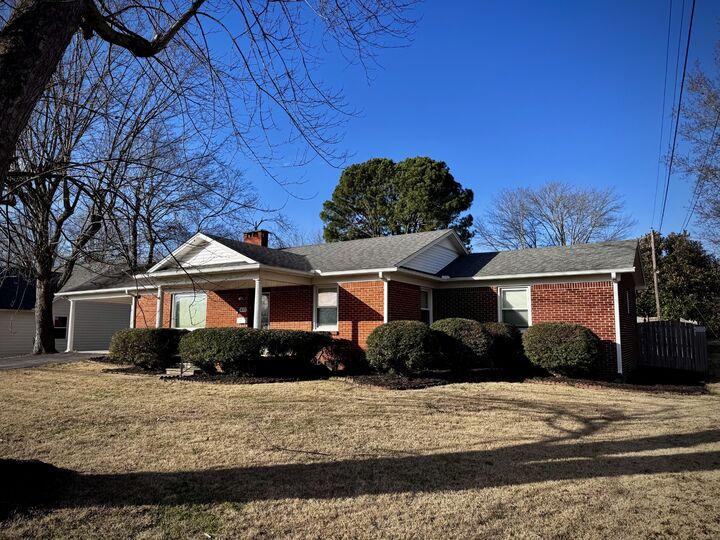 Property Photo: 211 Church St TN 38469