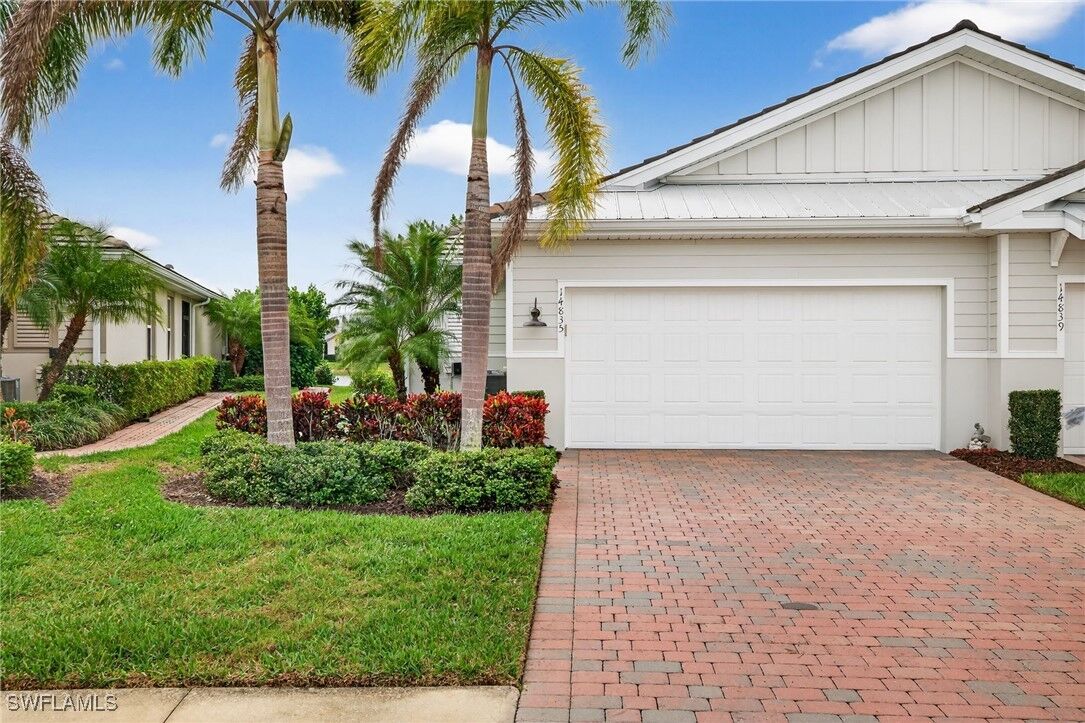 Property Photo:  14835 Edgewater Circle  FL 34114 