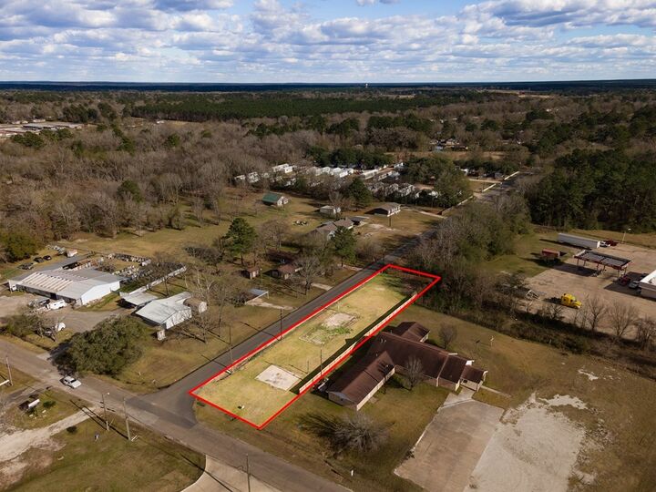 Property Photo:  300,302 Avenue F  TX 75949 