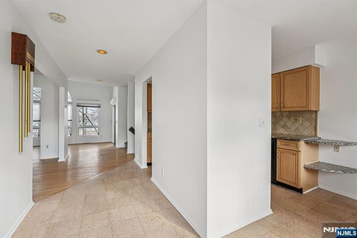 Property Photo:  39 Cedarwood  NJ 07424 