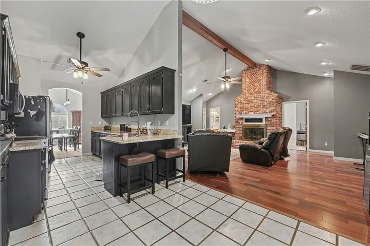 Property Photo: 910 Raintree Court AR 72761