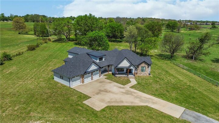 Property Photo: 11191 Pickett Ridge Road AR 72753