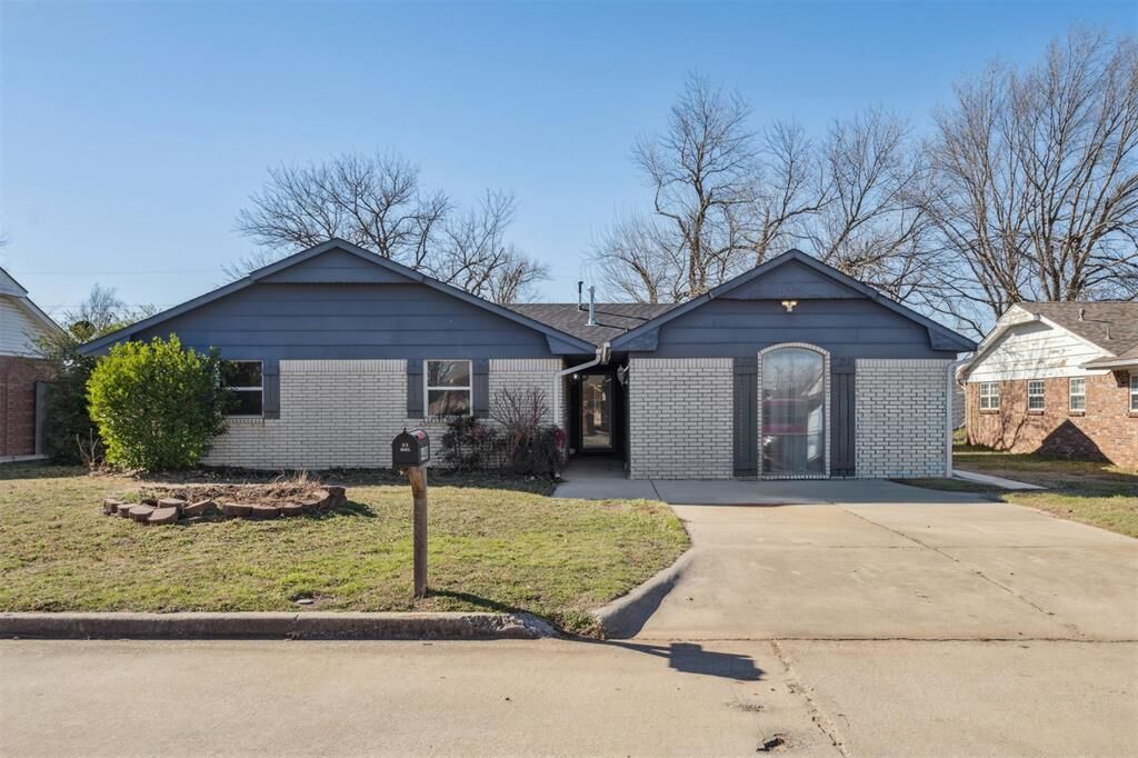 Property Photo:  4408 N Chapman Avenue  OK 74804 