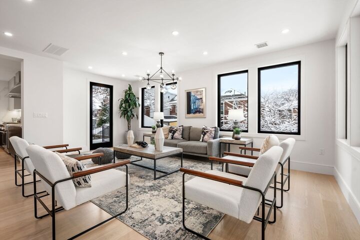 Property Photo:  116 Thorndike St 2  MA 02446 