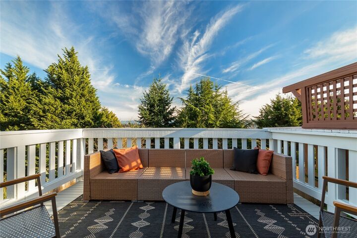 Property Photo:  3026  26th Avenue W  WA 98199 