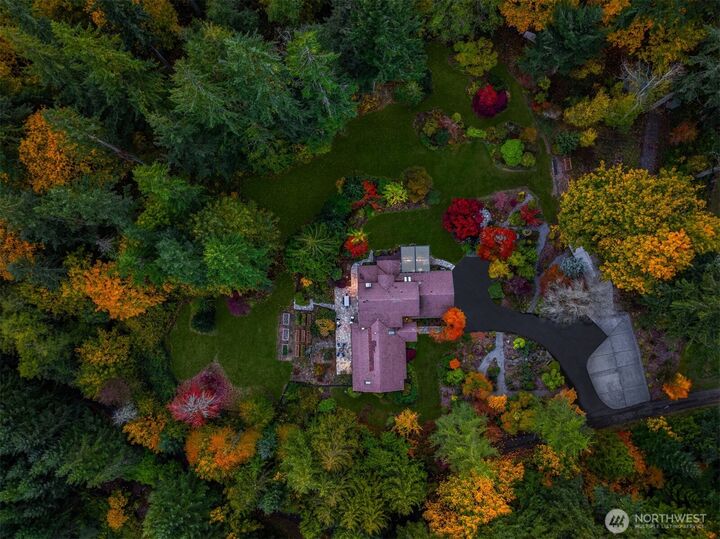 Property Photo:  10101  181st Avenue SE  WA 98027 