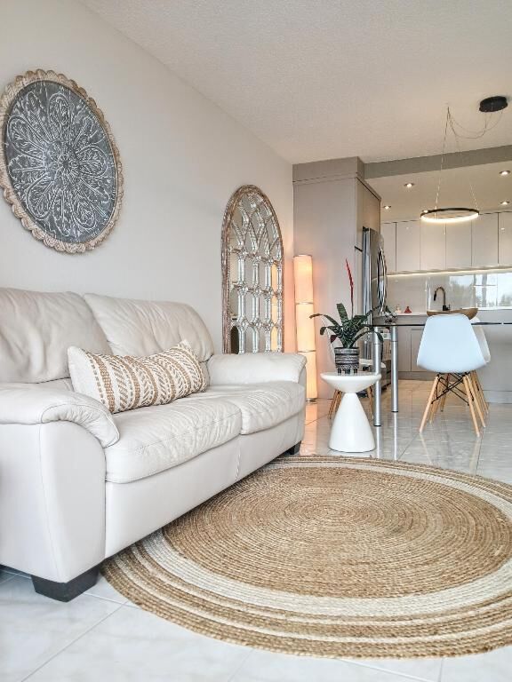 Property Photo:  1830 Embassy Drive 309  FL 33401 