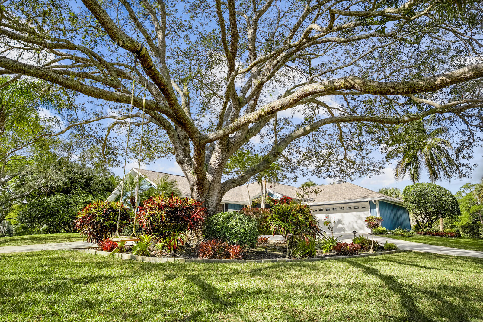 Property Photo:  1022 SW Tiburon Way  FL 34990 