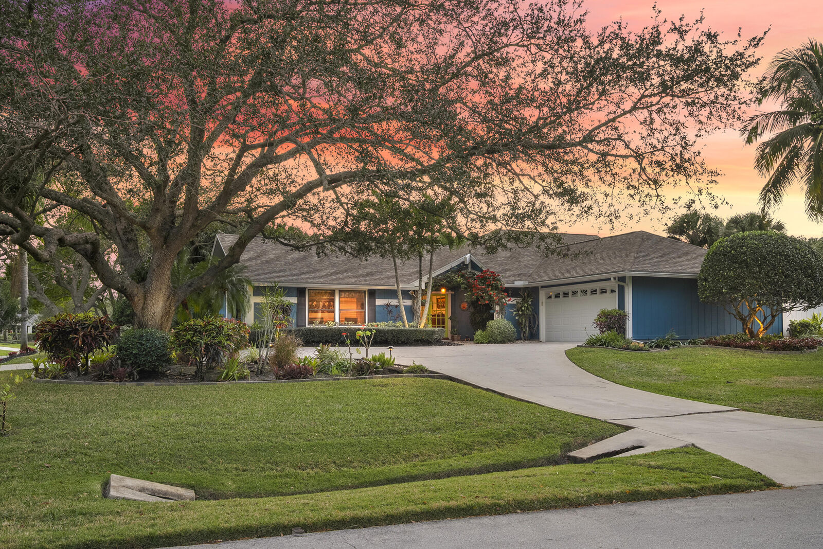 Property Photo:  1022 SW Tiburon Way  FL 34990 