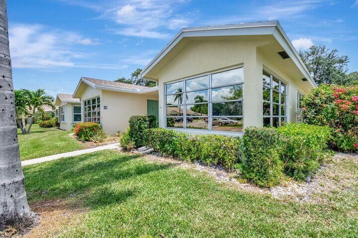 Property Photo:  5073 Lakefront Boulevard  FL 33484 