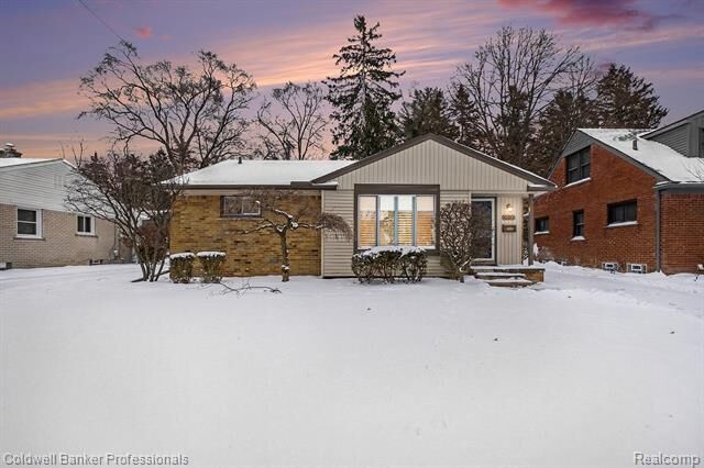 Property Photo:  2620 Ferncliff Avenue  MI 48073 