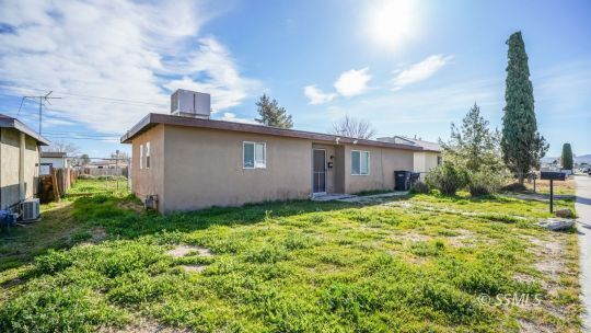 Property Photo:  424 N Warner St  CA 93555 