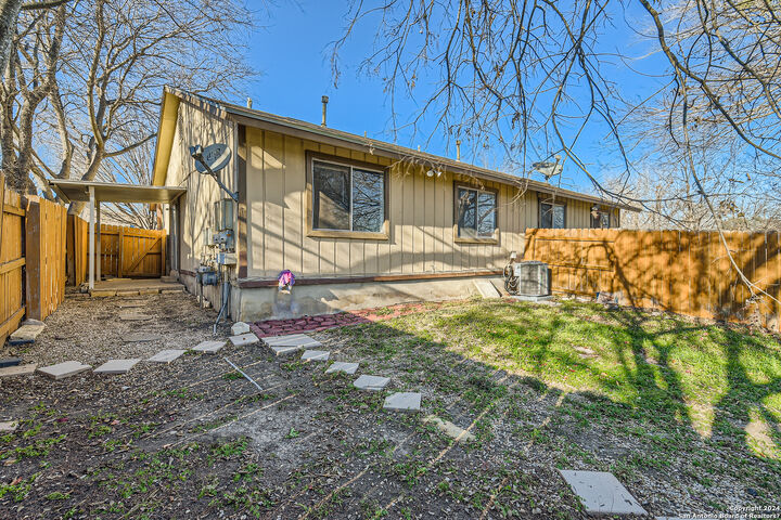 Property Photo:  5050 Ayrshire Dr  TX 78217 