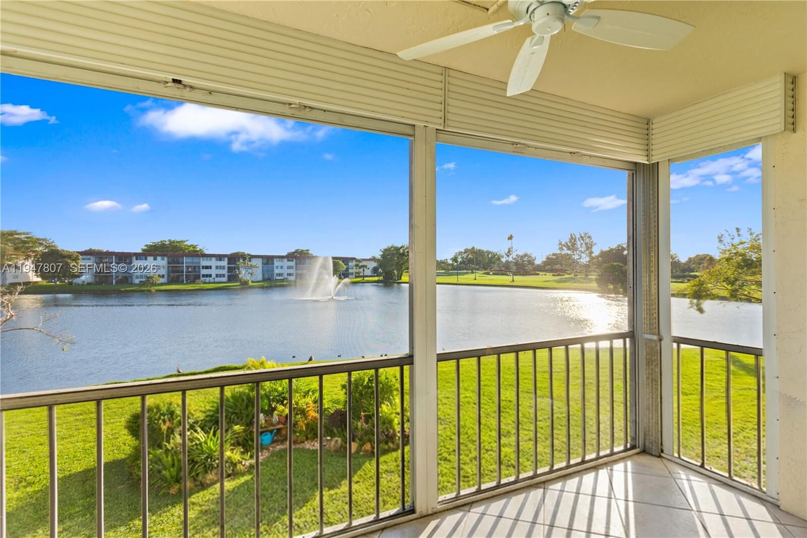 Property Photo:  9500 N Hollybrook Lake Dr 5-206  FL 33025 