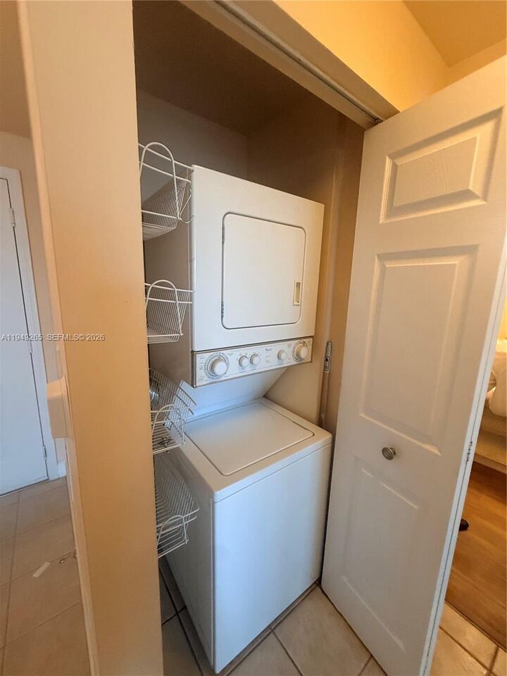 Property Photo:  50 Menores Ave 828  FL 33134 