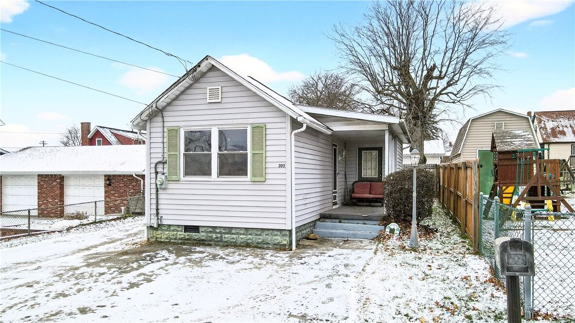 Property Photo:  203 Navy Street  PA 15473 