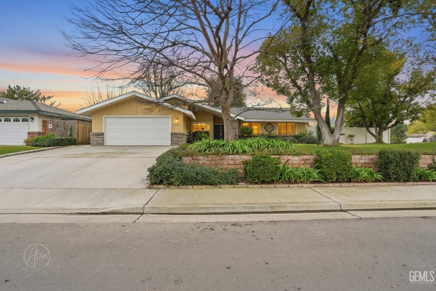 Property Photo:  7013 Murphys Lane  CA 93309 