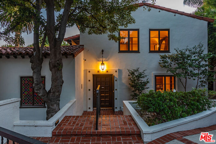 Property Photo:  1851 Outpost Dr  CA 90068 