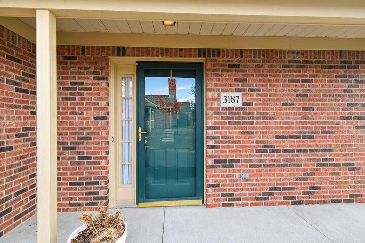 Property Photo:  3187 Pine Manor Boulevard  OH 43123 