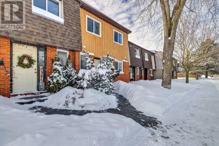 Photo de la propriété: 300E Craig Henry Drive ON K2G 4H5