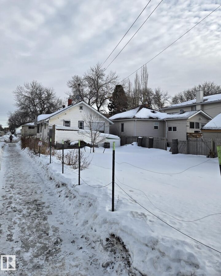 Photo de la propriété: 12146 94 Street NW AB T5G 1J9