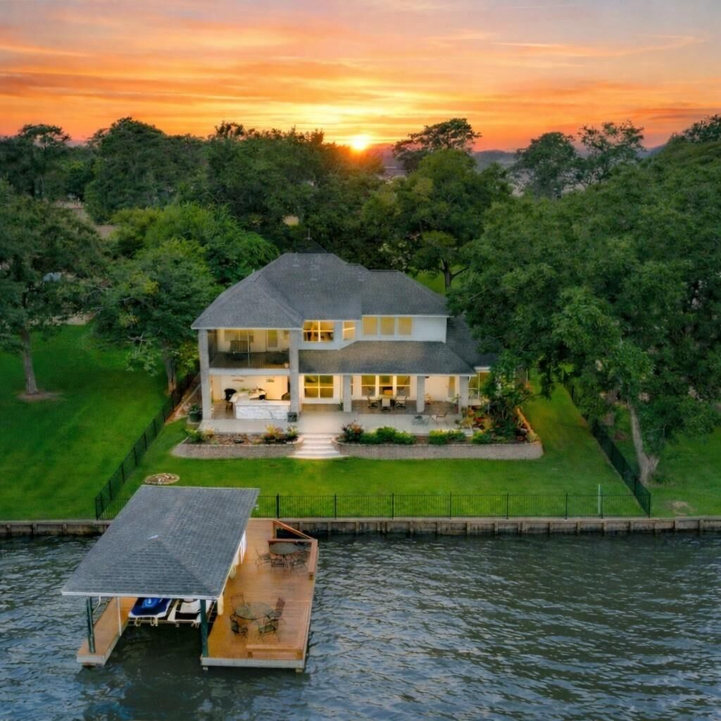 Property Photo:  16314 Hunters Circle  TX 77356 