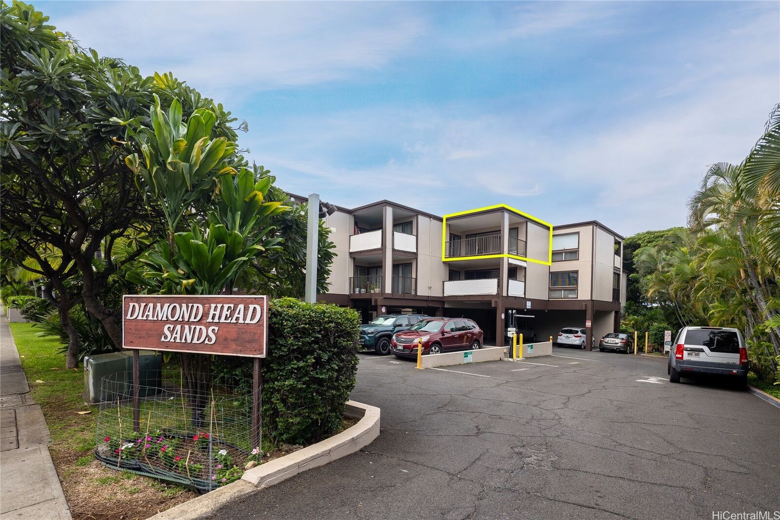 Property Photo:  3721 Kanaina Avenue 305  HI 96815 