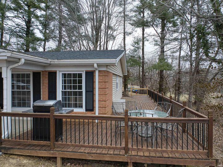 Property Photo: 212 E Berkeley Avenue IN 47711