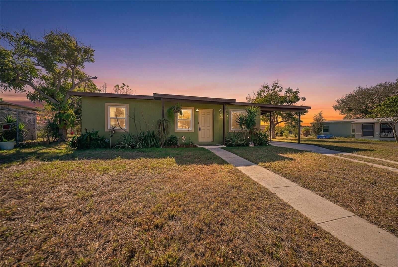 Property Photo:  21431 Kenyon Avenue  FL 33952 