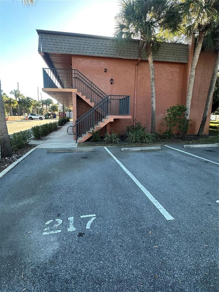 Property Photo: 4805 Alt 19 217 FL 34683