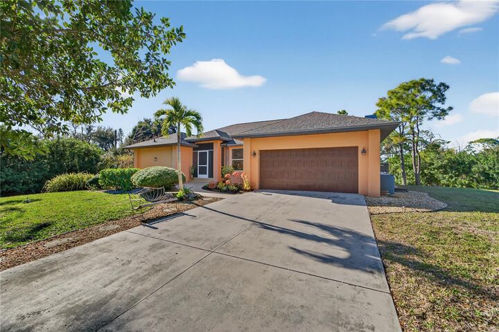 Property Photo: 925 Gull Road FL 34293