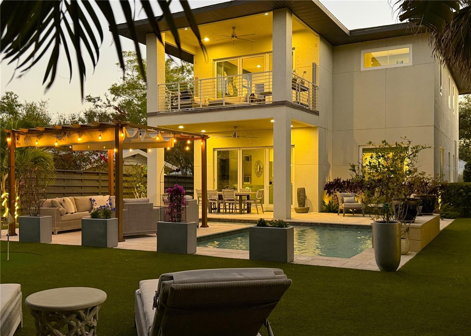 Property Photo:  2323 Pine Terrace  FL 34231 