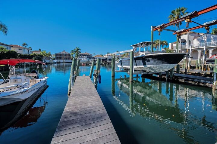 Property Photo:  10622 Cape Hatteras Drive  FL 33615 