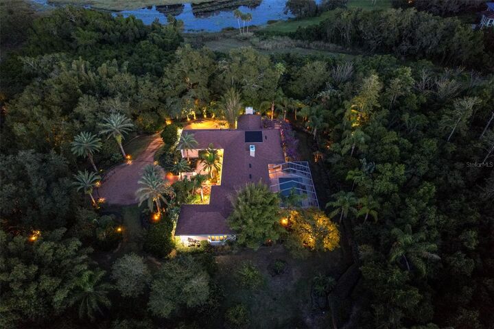 Property Photo: 2300 N Scenic Highway 104 FL 33898