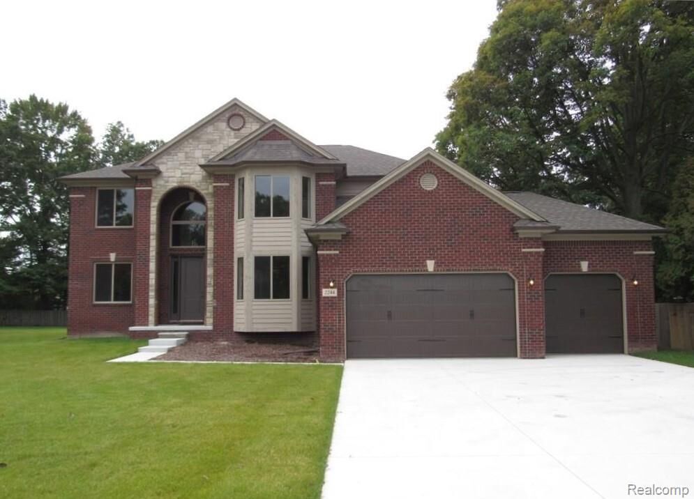 Property Photo:  6831 John R Road  MI 48085 1052 