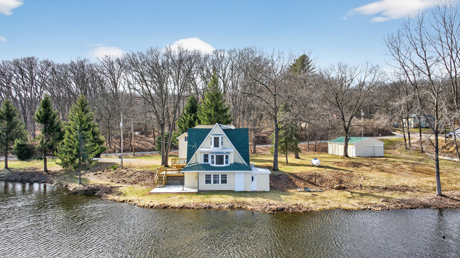 Property Photo: 3891 Wellman Road MI 49269