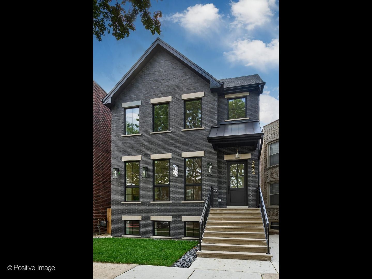 Property Photo:  3624 N Leavitt Street  IL 60618 