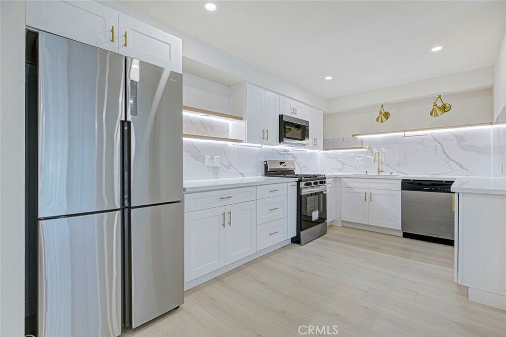 Property Photo: 500 Jackson Place 201 CA 91206