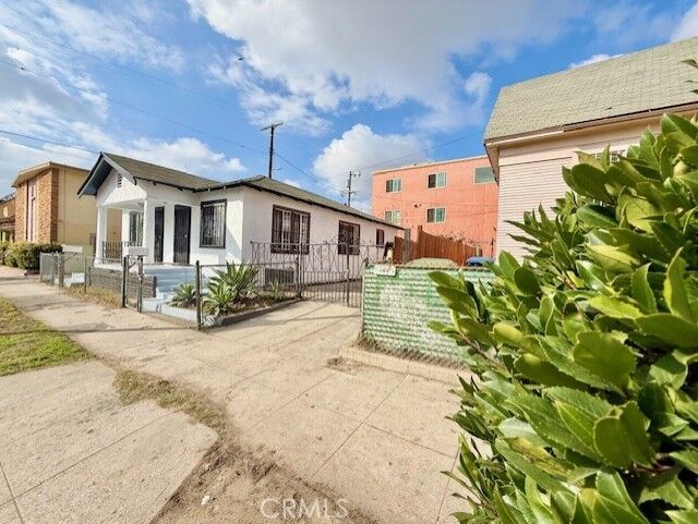 Property Photo: 2411 Griffith Avenue CA 90011