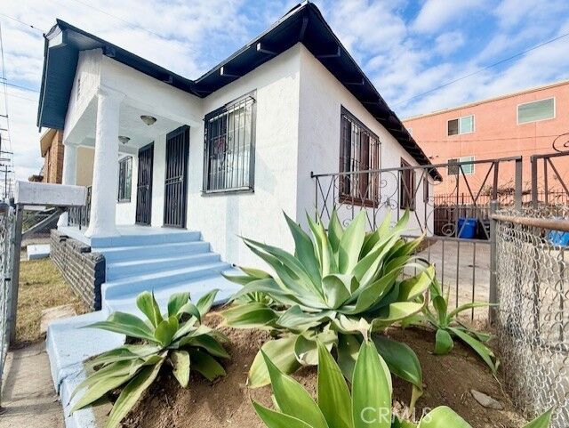 Property Photo:  2411 Griffith Avenue  CA 90011 