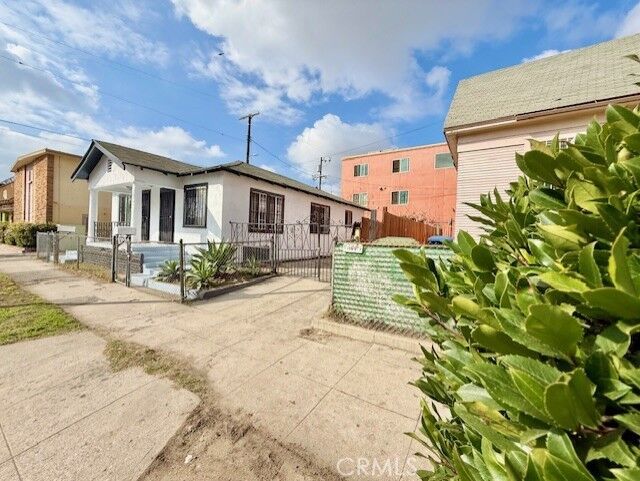 Property Photo:  2411 Griffith Avenue  CA 90011 