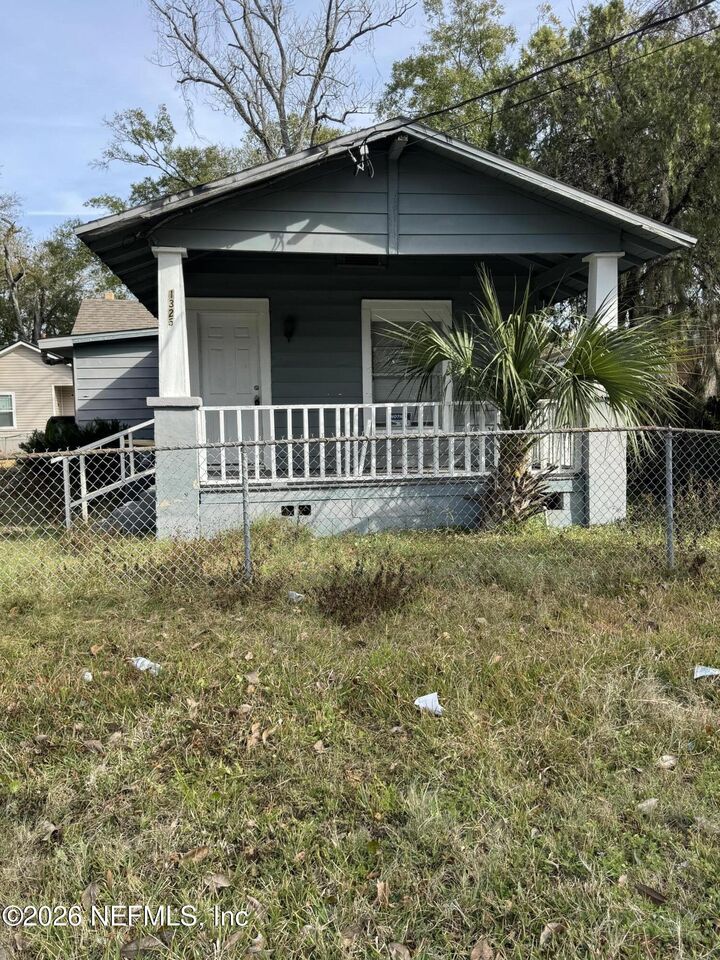 Property Photo: 1325 Woods Street FL 32209